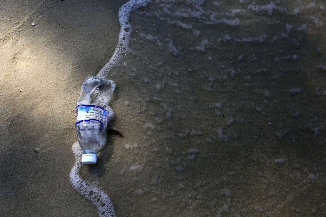 Loạt ảnh chấn động cho thấy đại dương đang trở thành hố rác khổng lồ của nhân loại - Ảnh 9.