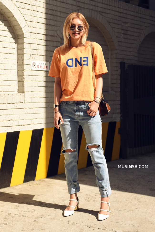 Xem c&aacute;ch diện đồ m&aacute;t mẻ xua tan c&aacute;i n&oacute;ng của giới trẻ thế giới tuần qua - Ảnh 10.