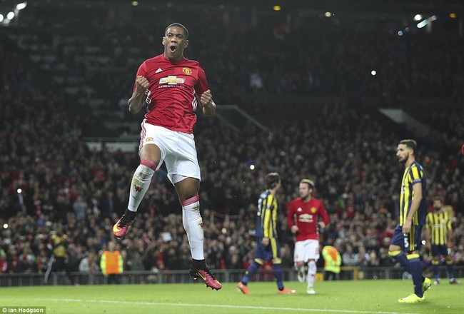 Pogba lập c&uacute; đ&uacute;p, Man Utd c&oacute; chiến thắng đậm ở C&uacute;p C2 - Ảnh 10.