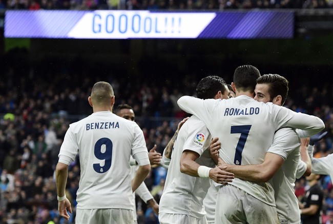 Ronaldo lập cú đúp, Real Madrid cho Barca hít khói - Ảnh 11.