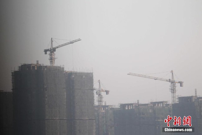 Trung Quốc: Ô nhiễm không khí tới nỗi học sinh ngồi thi ngoài sân trường khỏi cần giám thị - Ảnh 6.