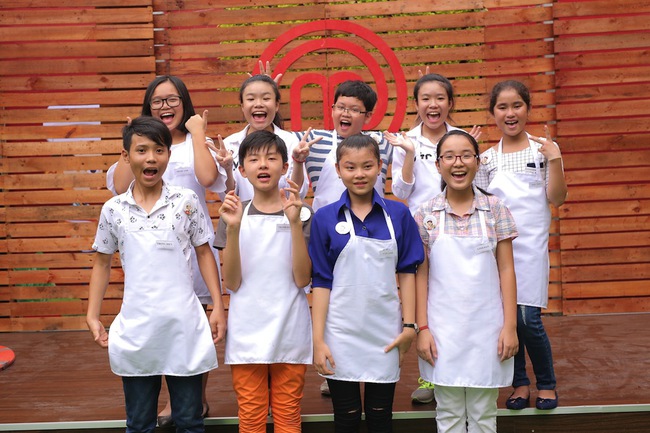 MasterChef nhí: Xuất hiện cậu bé 9 tuổi nói câu nào buồn cười câu đấy! - Ảnh 6.