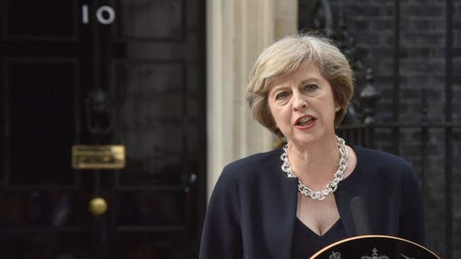 Bóng hồng mới trên chính trường Anh: Bà Theresa May chính thức nhậm chức Thủ tướng - Ảnh 1.