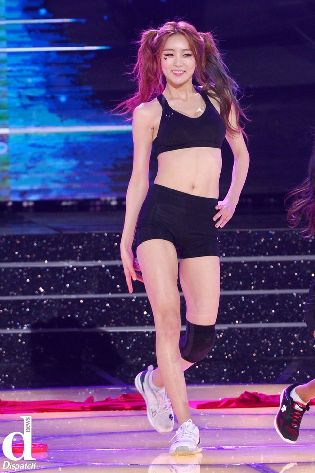 Loạt idol Hàn sexy hết cỡ với crop top sẽ giúp bạn quên đi cái nóng mùa hè - Ảnh 9.