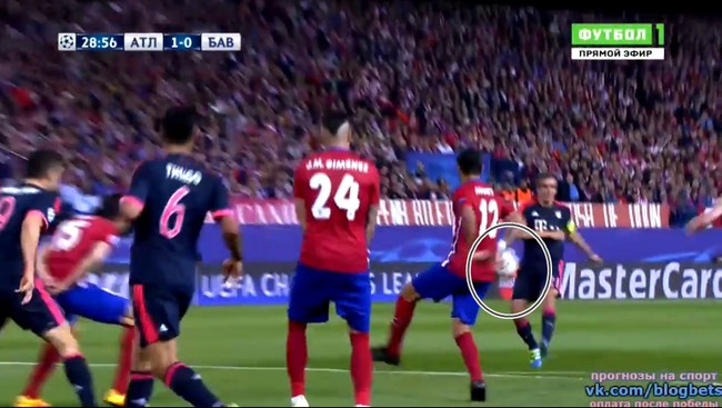 Bayern mất trắng một quả phạt đền trong trận thua Atletico - Ảnh 2.