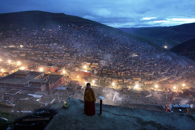 Học viện Phật giáo Larung Gar: Thung lũng đỏ diệu kỳ giữa Tây Tạng - Ảnh 5.