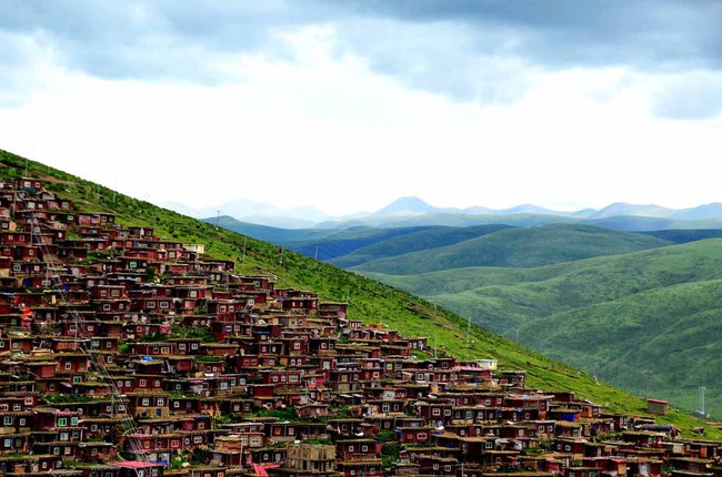 Học viện Phật giáo Larung Gar: Thung lũng đỏ diệu kỳ giữa Tây Tạng - Ảnh 9.