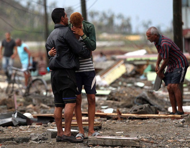 Những hình ảnh đau thương ở Haiti sau cơn bão mặt quỷ Matthew - Ảnh 20.