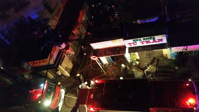 S&agrave;i G&ograve;n: Ch&aacute;y nh&agrave; l&uacute;c 3h s&aacute;ng, cả gia đ&igrave;nh n&aacute;o loạn tho&aacute;t th&acirc;n - Ảnh 5.