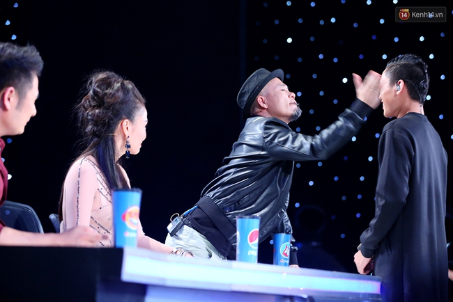 Vietnam Idol: Thu Minh nhờ fan vote cho Janice, Huy Tuấn đánh yêu Việt Thắng - Ảnh 13.