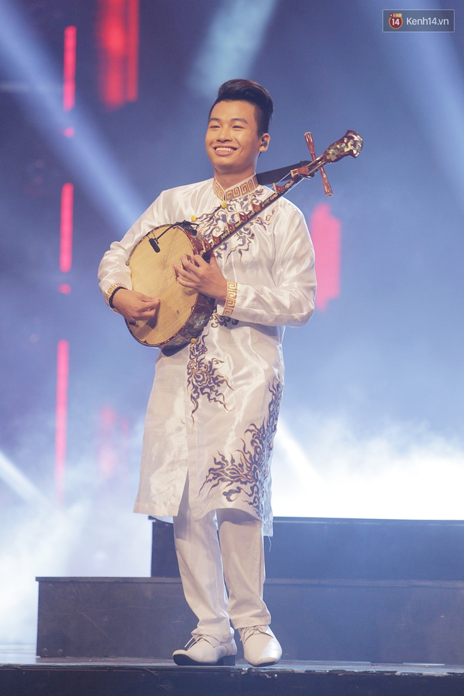 Got Talent: Trấn Th&agrave;nh kh&oacute;c với tiết mục m&uacute;a b&oacute;ng, đ&oacute;ng băng với si&ecirc;u nh&acirc;n beatbox - Ảnh 19.