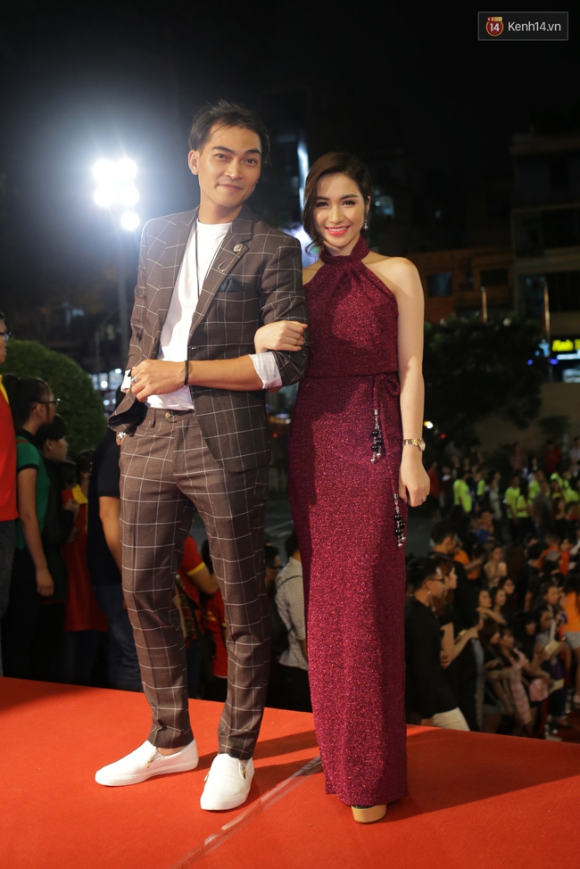 Dàn sao Việt diện váy áo lộng lẫy trên thảm đỏ VTV Awards 2016 - Ảnh 19.
