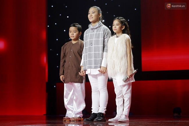 The Voice Kids: Đông Nhi khóc nức nở vì học trò gặp áp lực, Noo đội nón lá lên sân khấu - Ảnh 30.