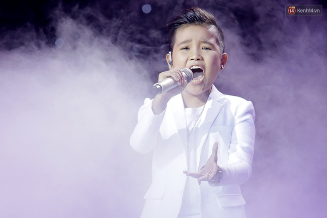 The Voice Kids: Đông Nhi khóc nức nở vì học trò gặp áp lực, Noo đội nón lá lên sân khấu - Ảnh 34.