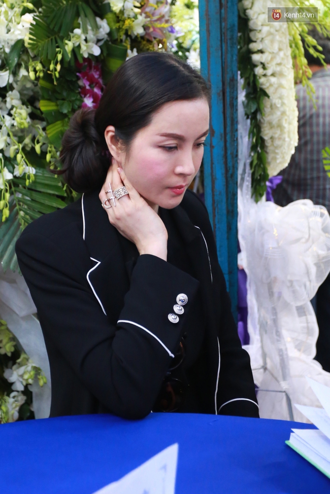 Nghệ sĩ Hoài Linh, Quang Vinh và sao Việt viếng lễ tang của Minh Thuận ngày cuối - Ảnh 15.