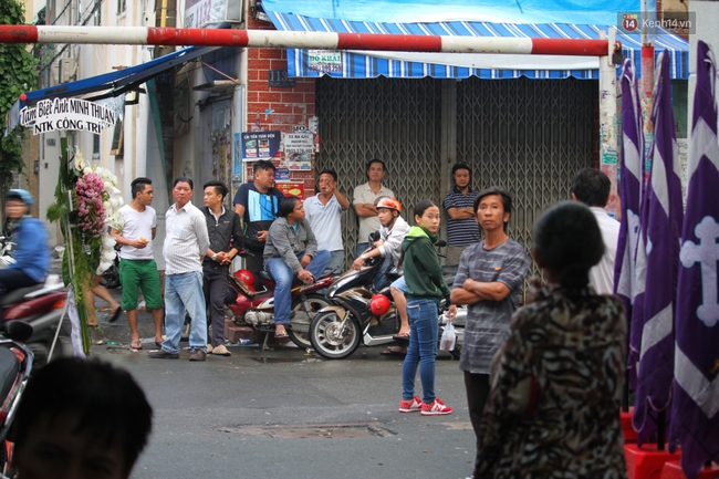 Bố Minh Thuận, Nhật Hào bật khóc xúc động trong lễ di quan - Ảnh 3.