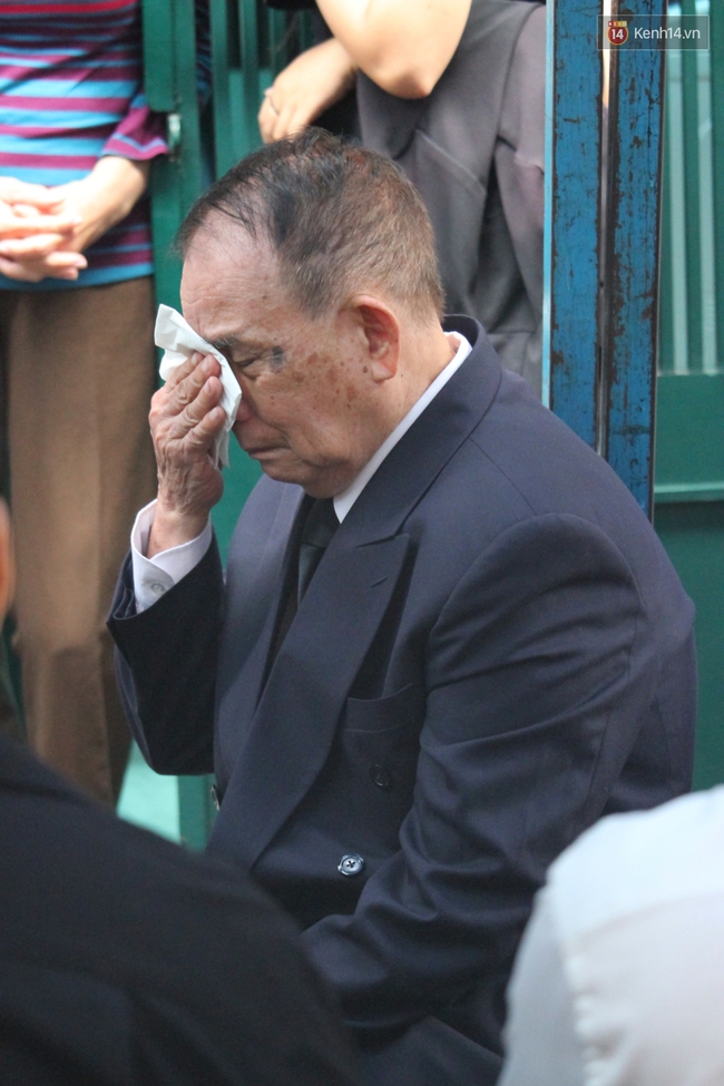 Bố Minh Thuận, Nhật Hào bật khóc xúc động trong lễ di quan - Ảnh 15.