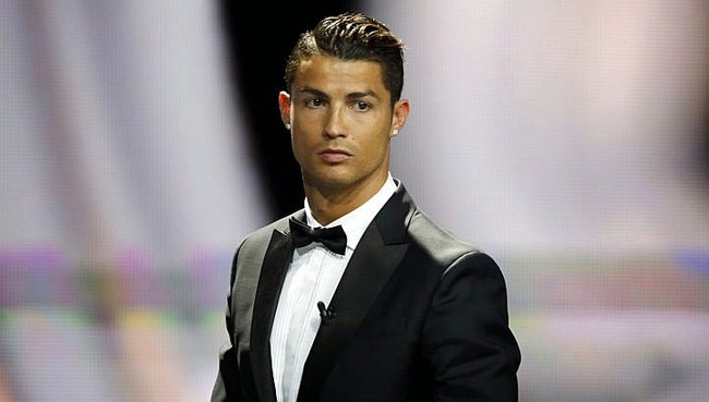 Tôi chưa bao giờ thấy Ronaldo đứng trước gương làm đỏm - Ảnh 1.