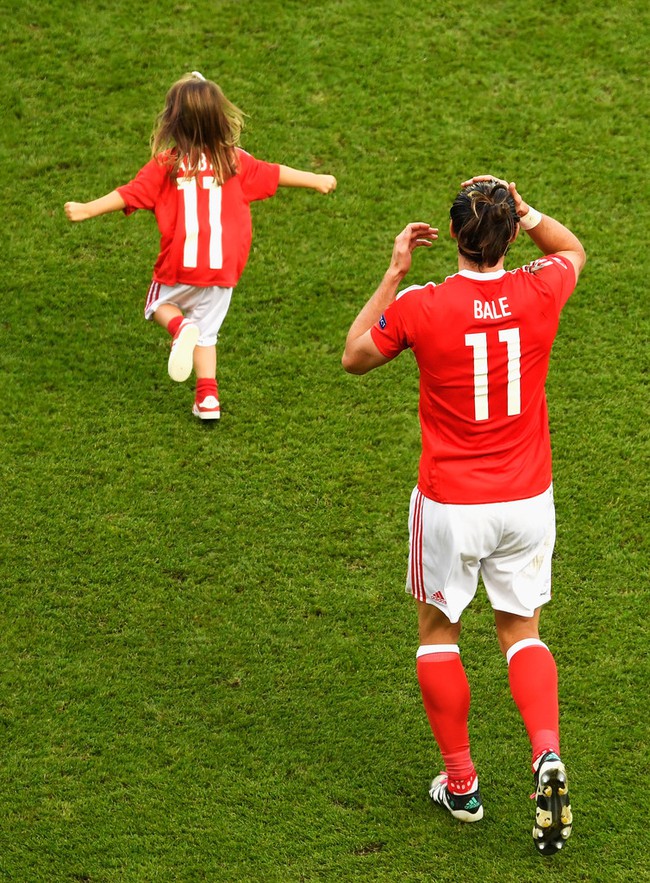 Khoảnh khắc siêu dễ thương của Gareth Bale và cô công chúa nhỏ Alba Violet - Ảnh 7.