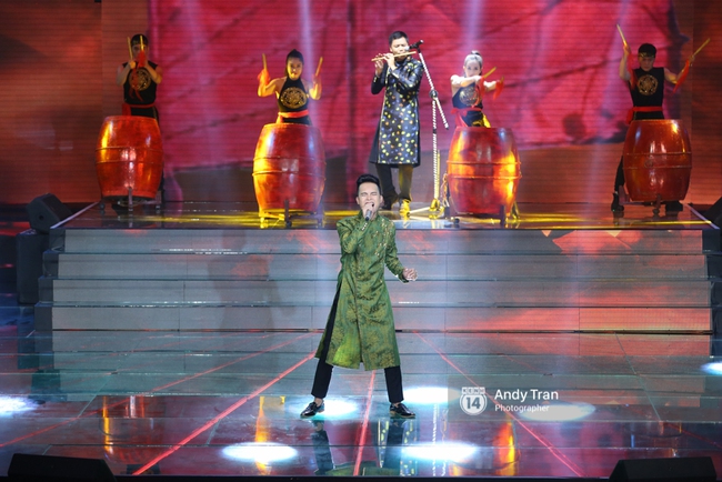 X-Factor: Cô gái lai Hà Hồ - Mỹ Tâm kiệt sức, trình diễn nhạt nhòa - Ảnh 15.