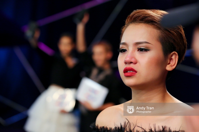 Next Top Model: Vai ác Thùy Trâm bị bóc trần máy quay tới là diễn - Ảnh 21.