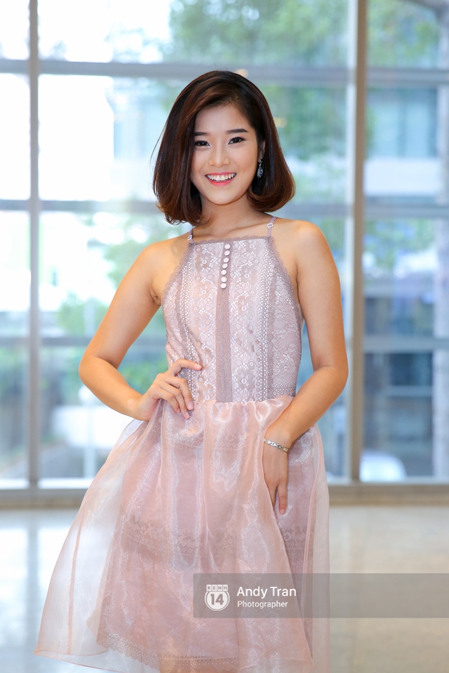 Midu đẹp tinh kh&ocirc;i tựa thi&ecirc;n thần trong v&ograve;ng v&acirc;y 2 trai đẹp - Ảnh 11.