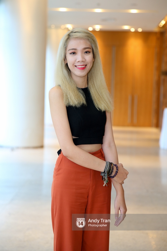 Midu đẹp tinh kh&ocirc;i tựa thi&ecirc;n thần trong v&ograve;ng v&acirc;y 2 trai đẹp - Ảnh 7.