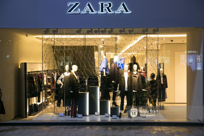 Chùm ảnh: Store Zara ở Sài Gòn đã sẵn sàng cho sáng mai khai trương chính thức! - Ảnh 2.