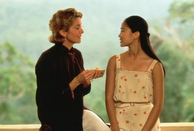 Đông Dương - Người Việt cũng phải ngỡ ngàng với cảnh Việt trong phim 24 năm về trước - Ảnh 2.