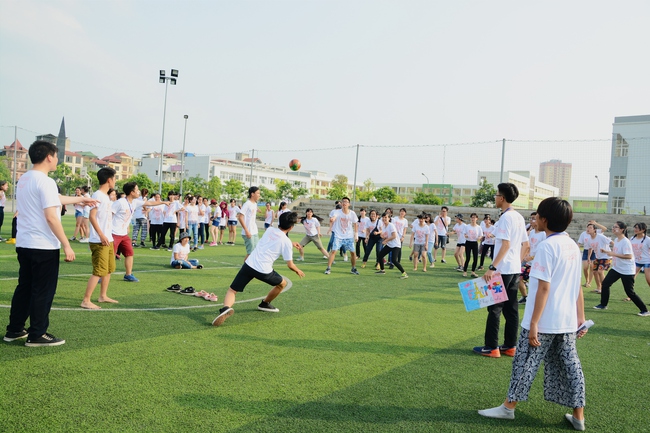 Lần đầu ti&ecirc;n teen 12 Chuy&ecirc;n Nguyễn Huệ H&agrave; Nội được đ&oacute;n Lễ trưởng th&agrave;nh - Ảnh 4.