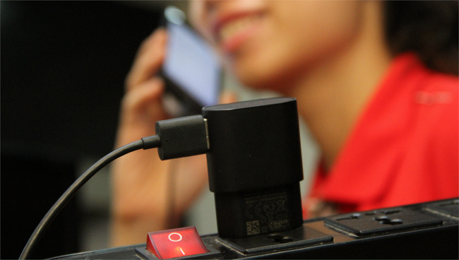 L&agrave;m theo những điều n&agrave;y để tr&aacute;nh smartphone ph&aacute;t nổ - Ảnh 2.