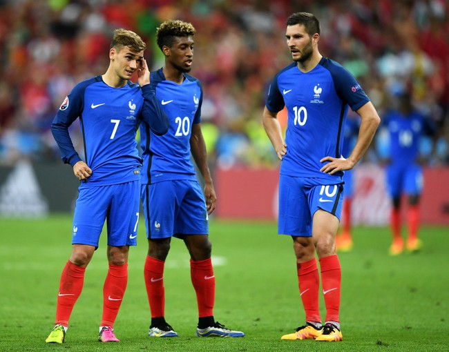 Antoine Griezmann thừa nhận Ronaldo sẽ gi&agrave;nh Quả b&oacute;ng v&agrave;ng FIFA 2016 - Ảnh 1.