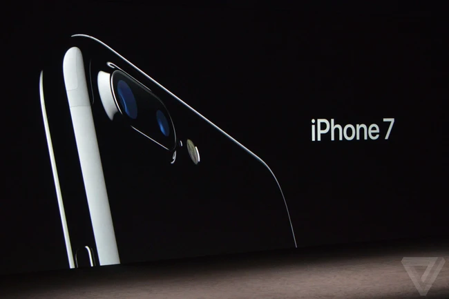 iPhone 7 và iPhone 7 Plus lộ diện: Vượt trội so với phiên bản cũ! - Ảnh 1.