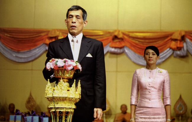 Chân dung Thái tử Maha Vajiralongkorn - người kế vị ngai vàng hoàng gia Thái Lan - Ảnh 13.