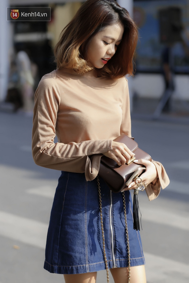 Bất kể diện đồ đơn giản như thế n&agrave;o, giới trẻ 2 miền vẫn biết c&aacute;ch n&acirc;ng độ chất cho diện mạo của m&igrave;nh - Ảnh 11.