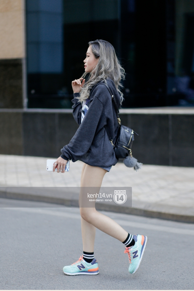 Street style 2 miền: Miền Bắc khoe ch&acirc;n triệt để, miền Nam yểu điệu k&iacute;n đ&aacute;o - Ảnh 9.