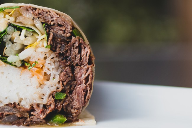 Phở cuộn trong bánh burrito - Món phở kiểu mới đang khiến dân tình cãi nhau ầm ầm  - Ảnh 4.