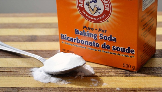 2 điều thần kỳ mà baking soda có thể làm với đôi giày của bạn - Ảnh 1.