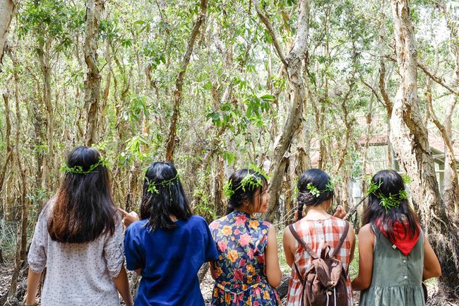 Đi du lịch với hội bạn gái mà thích thế này, thì cần gì người yêu nữa? - Ảnh 14.