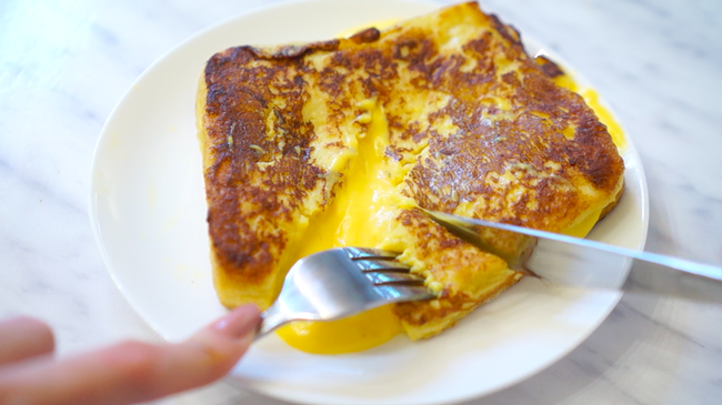 Bạn muốn thử món bánh toast Hong Kong với nhân trứng sữa mềm mịn như bơ này không? - Ảnh 11.