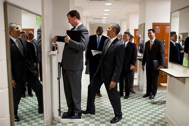 Nhiếp ảnh gia Nhà Trắng chụp 2 triệu bức ảnh Tổng thống Obama trong 8 năm - Ảnh 7.