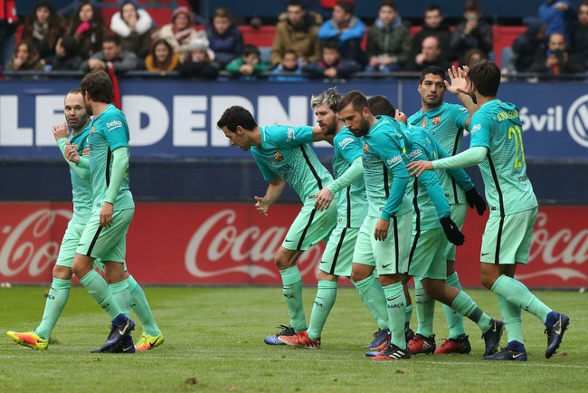 Messi lừa bóng qua 4 hậu vệ ghi bàn, Barca thắng 3 sao - Ảnh 9.