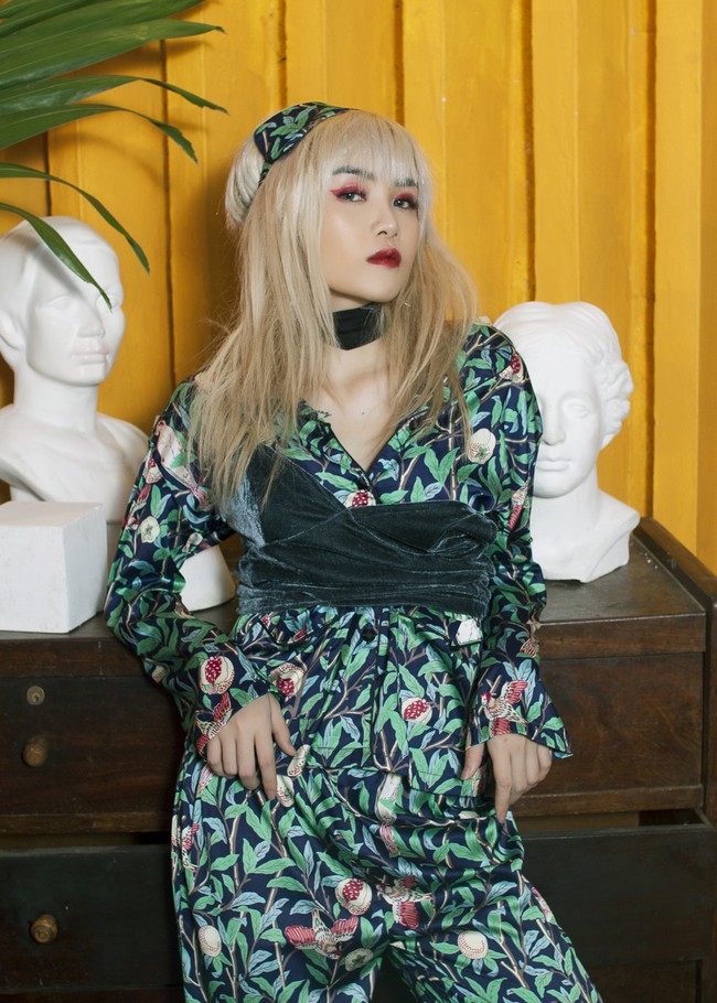 Thiều Bảo Tr&acirc;m h&oacute;a c&ocirc; n&agrave;ng ngổ ng&aacute;o,  khoe v&ograve;ng 1 gợi cảm trước khi v&agrave;o trận chiến The Remix - Ảnh 4.
