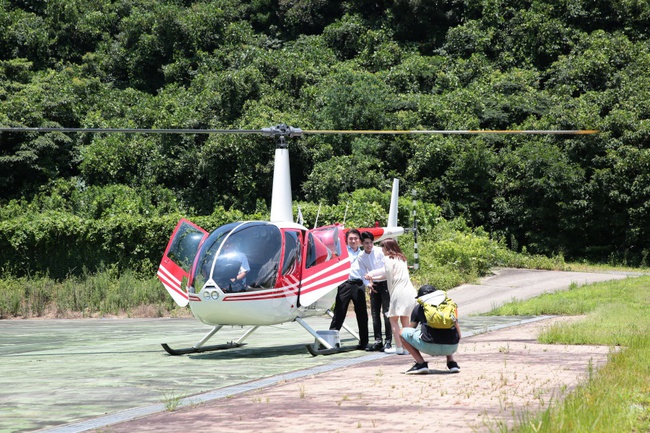 Noo Phước Thịnh cùng bạn gái đi trực thăng khám phá nước Nhật trong MV mới - Ảnh 3.