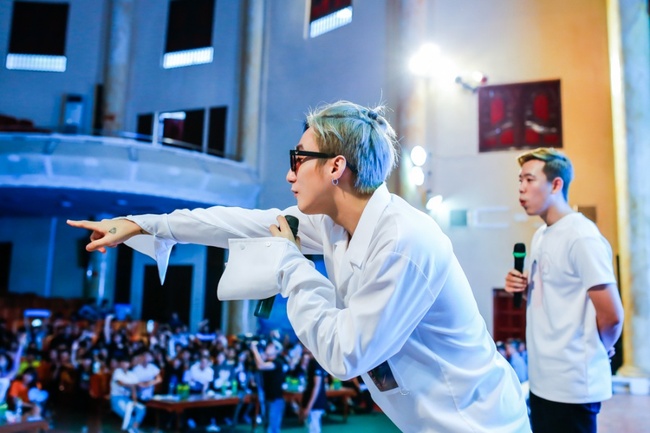 Kh&ocirc;ng thể ngờ định mệnh đ&atilde; đưa fan-boy v&agrave; Sơn T&ugrave;ng M-TP... đến b&ecirc;n nhau! - Ảnh 2.