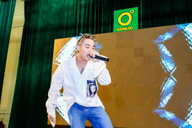 Kh&ocirc;ng thể ngờ định mệnh đ&atilde; đưa fan-boy v&agrave; Sơn T&ugrave;ng M-TP... đến b&ecirc;n nhau! - Ảnh 26.