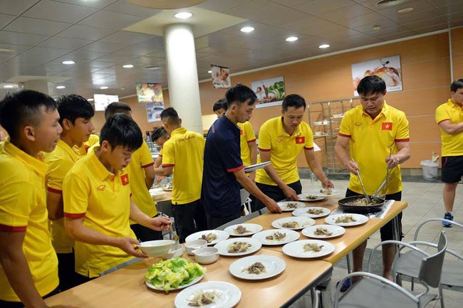 &Ocirc;ng bầu futsal Việt Nam hồi hộp chờ đợi thời khắc lịch sử ở đấu trường World Cup - Ảnh 6.