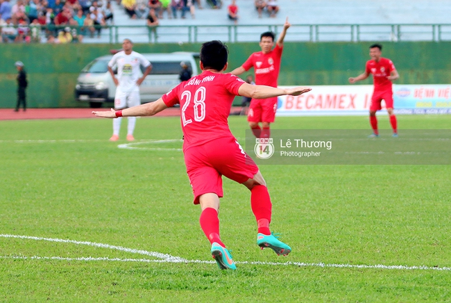 Công Vinh hồi sinh nhờ học tuyệt chiêu của Ronaldo - Ảnh 2.