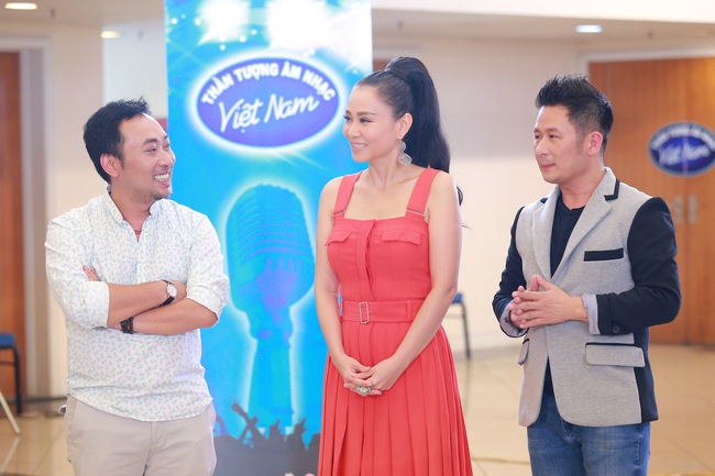 Tạm gác lùm xùm nhà đất, Thu Minh rạng rỡ tuyển sinh Vietnam Idol - Ảnh 8.
