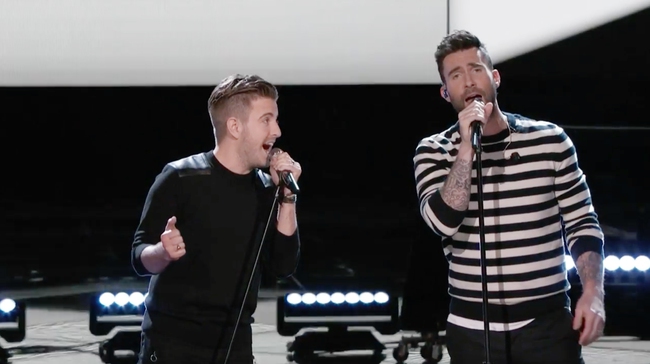 Adam Levine bỏ bê Billy Gilman trong Chung kết The Voice? - Ảnh 1.